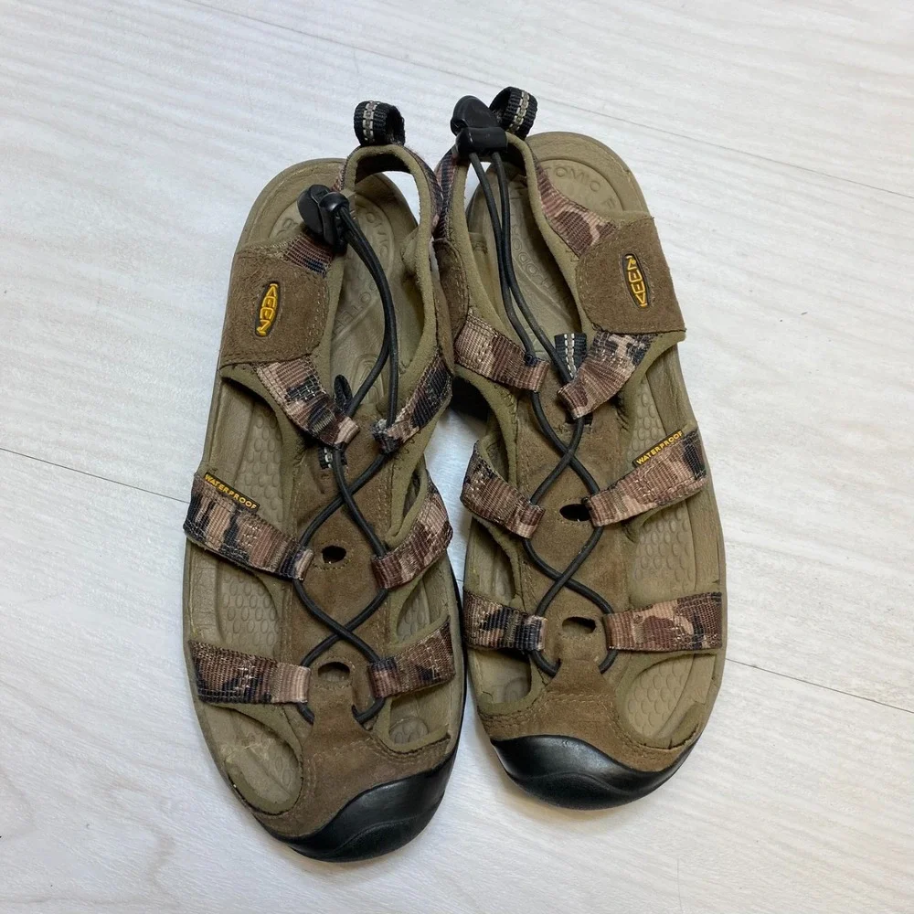 Keen Newport H2 Waterproof Trekking Sandals Womens Size 8 Brown Camouflage‎